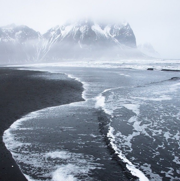 ✔Adidas -Shorts - Athletic - Mens or womans - Picture 2 of 8